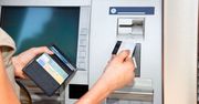 Hakerzy przejmują kontrolę nad bankomatami i każą wypłacać pieniądze. Do ataków doszło również w Polsce