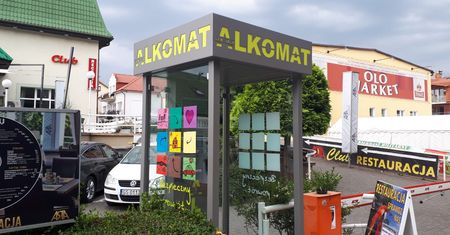 Alkostacje w nadmorskich kurortach. Założyciel biznesu ma dalsze plany