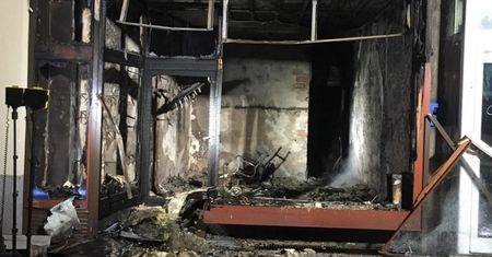 Bomba w budynku na Solcu. Sprawcę widać na monitoringu