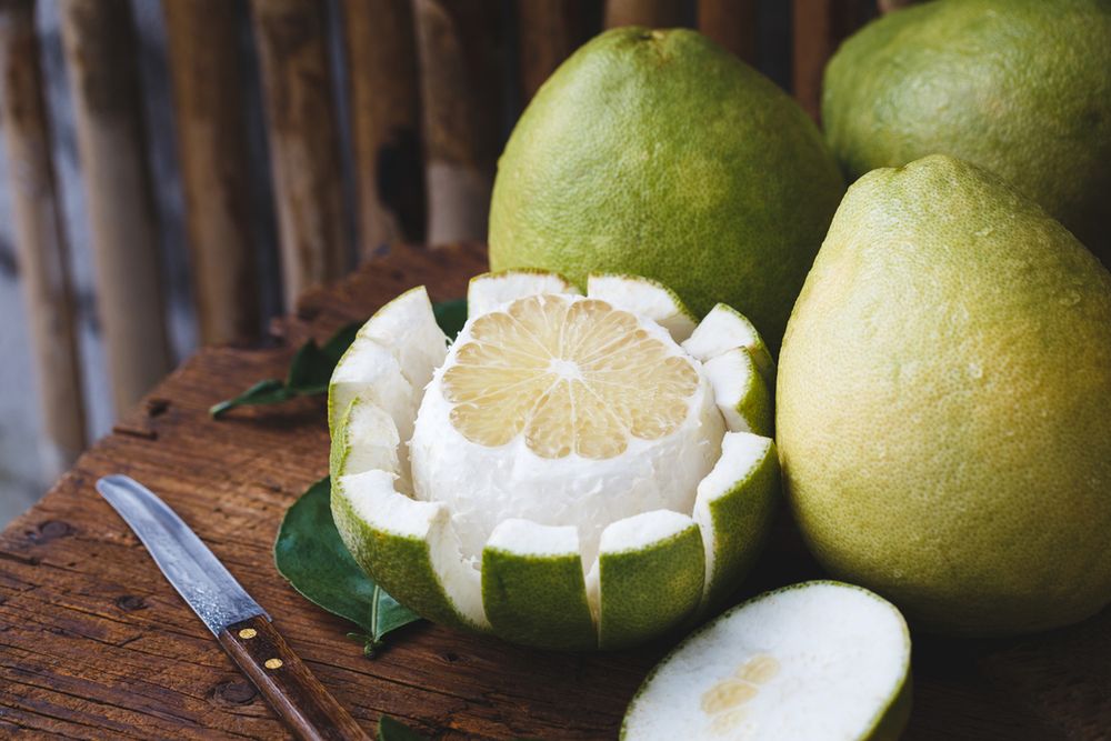 Pomelo to jeden z największych owoców cytrusowych.