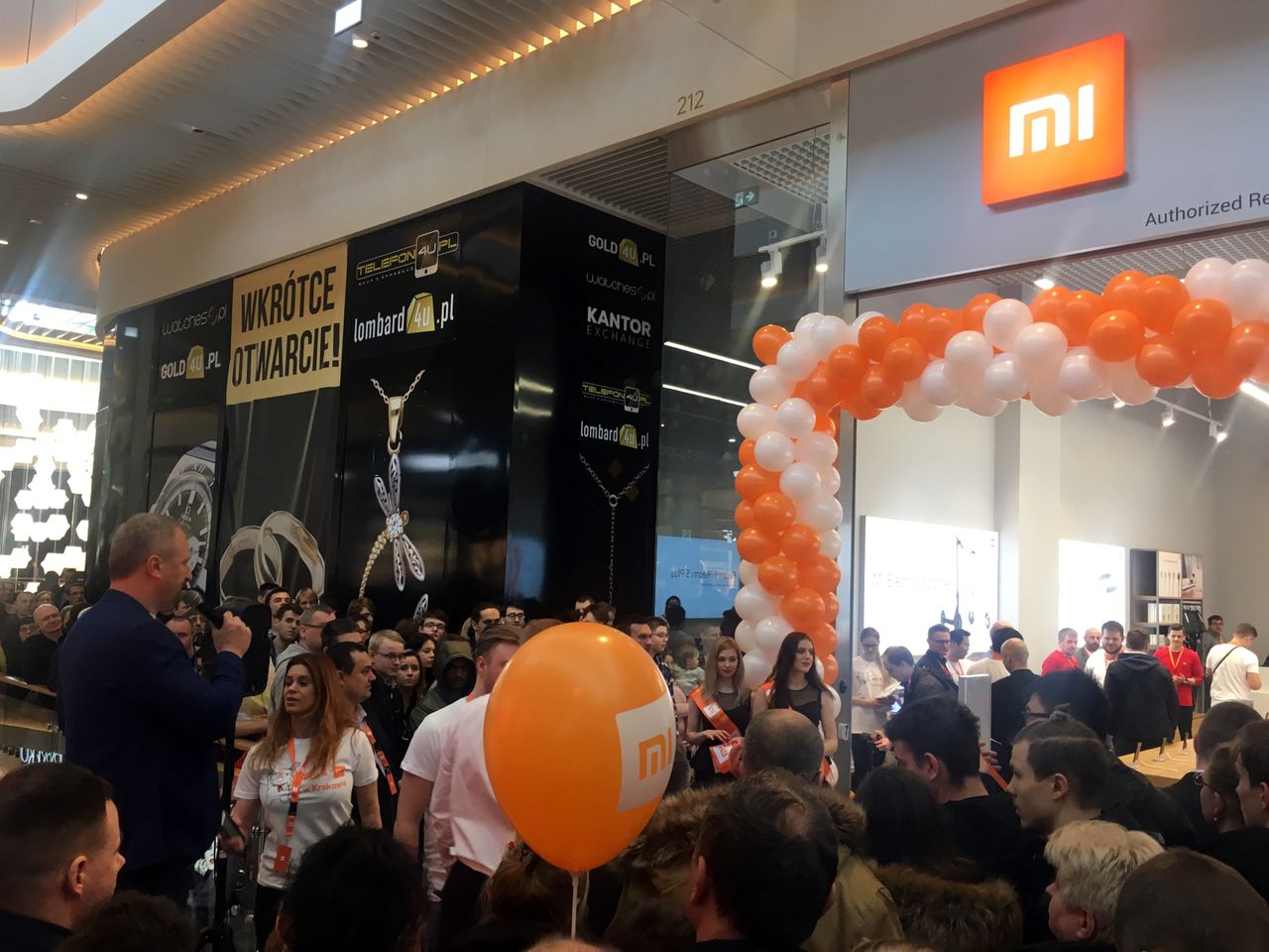 Wielkie otwarcie salonu Xiaomi w Polsce. Tłumy chętnych pod drzwiami
