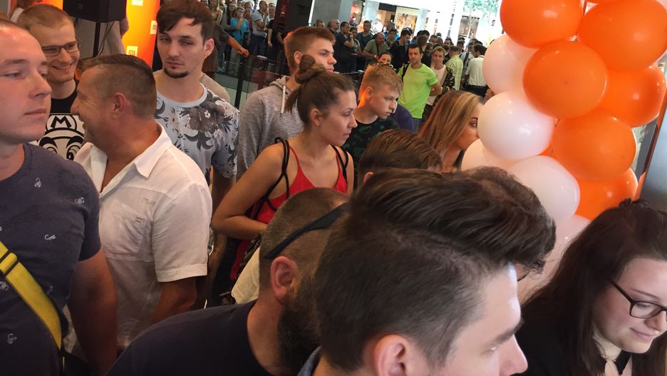 Tłumy na otwarciu sklepu Xiaomi
