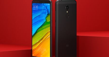 Popularny smartfon wraca do Biedronki. Od jutra w sklepach