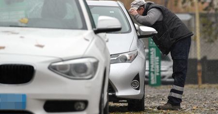 Kupno auta to taniec na polu minowym. Radzimy, jak uniknąć błędu