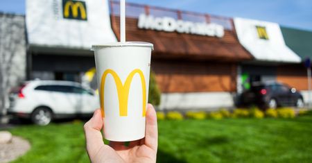 McDonald’s wprowadza papierowe słomki. W trosce o środowisko