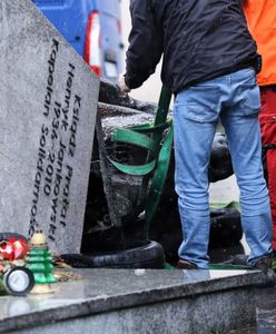 Zniszczyli pomnik ks. Jankowskiego. Usłyszeli zarzuty