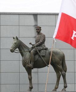 W Nowym Sączu stanął pomnik Piłsudskiego. Zastąpił monument Armii Czerwonej