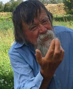 Ma tylko dwie walizki i tysiące wierszy. Rozmowa z panem Markiem - bezdomnym poetą