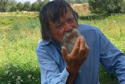 Ma tylko dwie walizki i tysiące wierszy. Rozmowa z panem Markiem - bezdomnym poetą