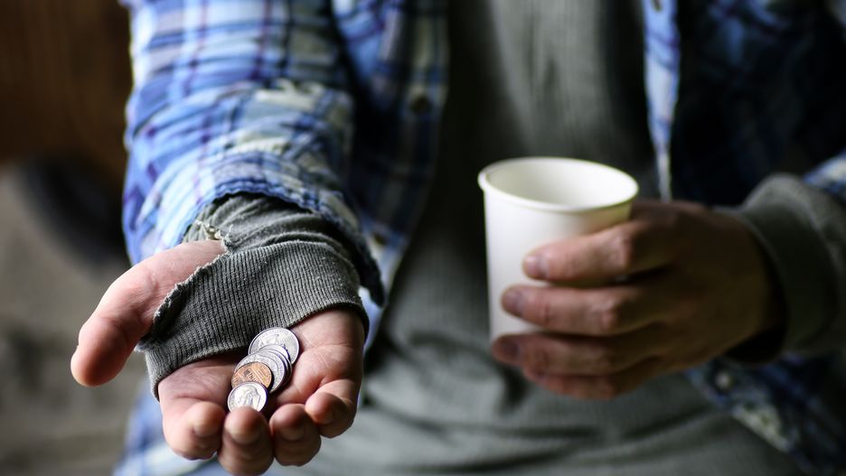 Bezdomny krakowianin konto założył po to, aby otrzymywać pieniądze od MOPS-u