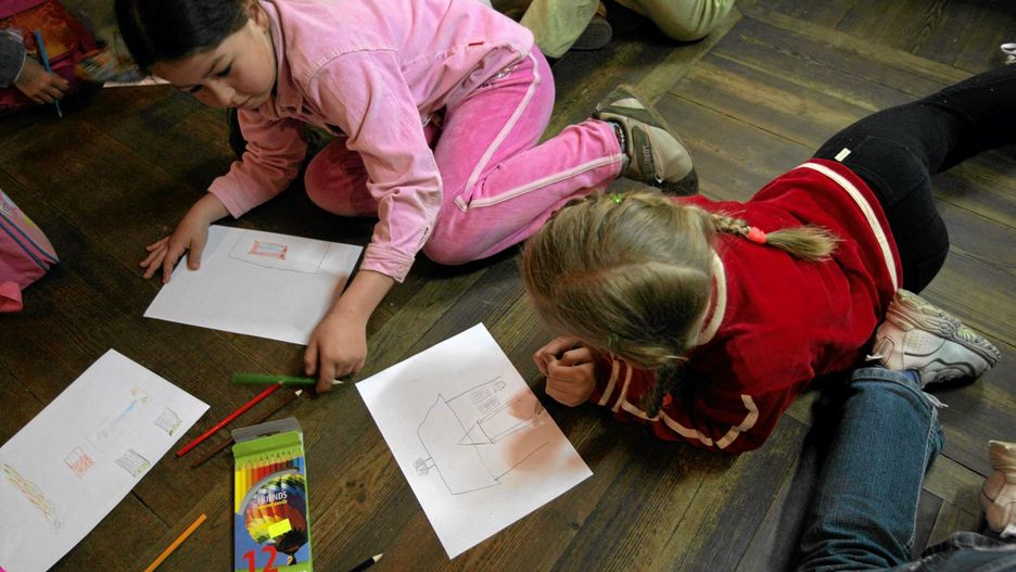 Coraz więcej rodziców uczy dzieci w domu