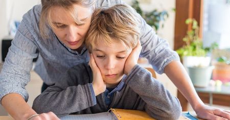 Szkoła bez zadań domowych. Co myślą o tym Polacy? [BADANIE]