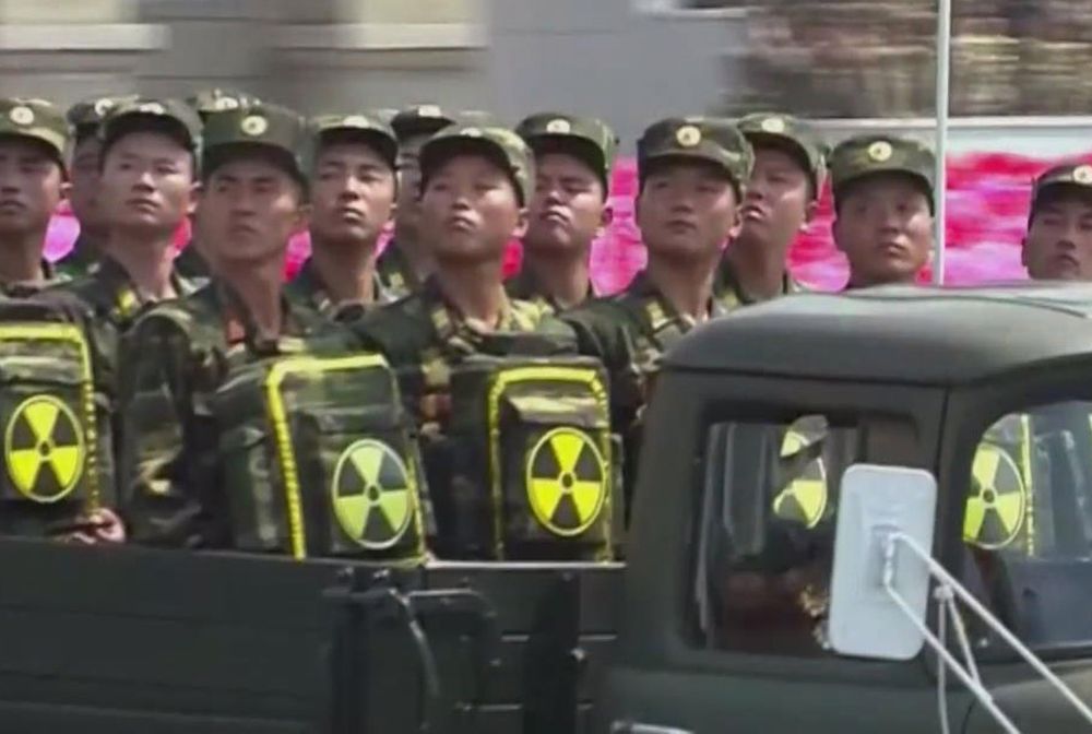 Kim zbroi żołnierzy w "atomowe plecaki"