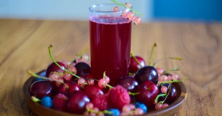 Kompot z letnich owoców. Naturalny i słodki