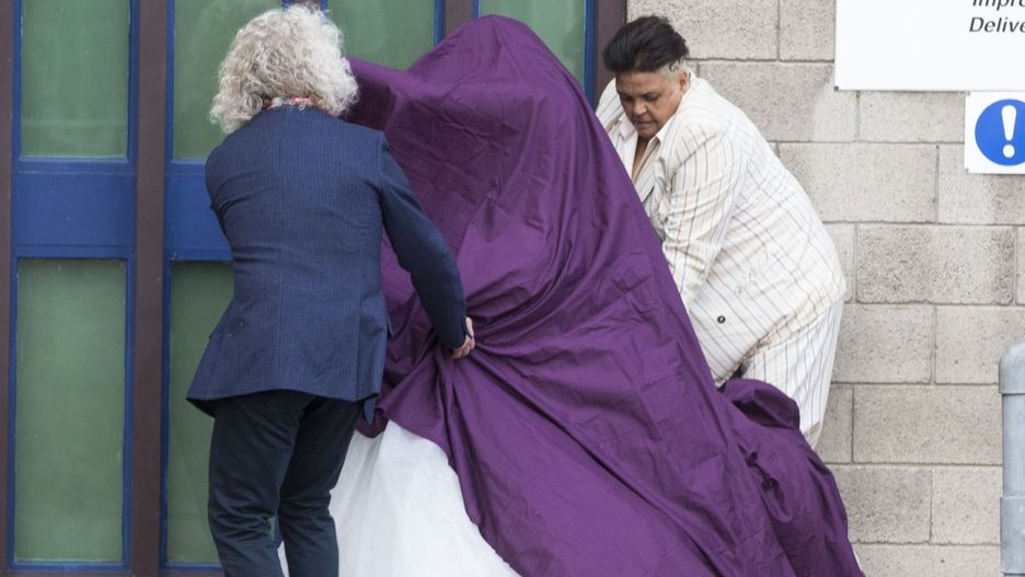 Paula Salvador w drodze na ślub w więzieniu.