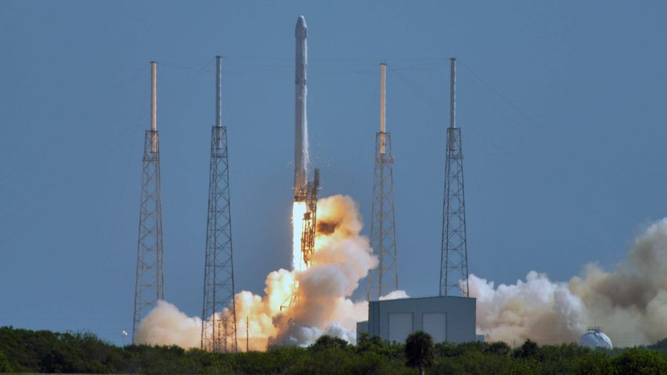 Falcon 9 startuje