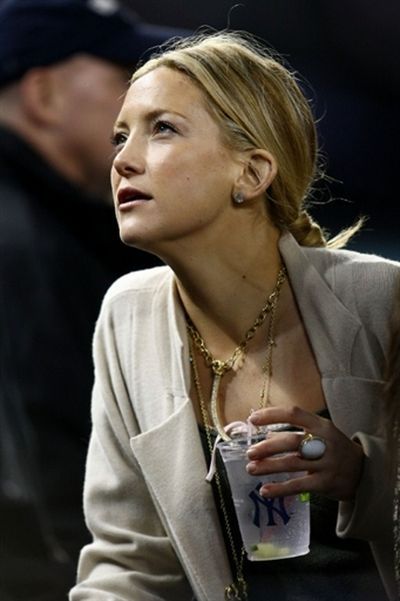 Kate Hudson nie pali, ale je