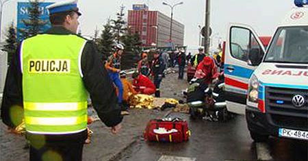 14 nastolatków rannych - polonez wjechał w peleton