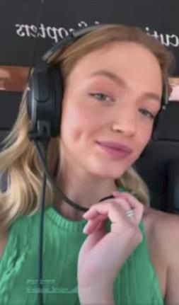 Nowa dziewczyna Simona Levieva