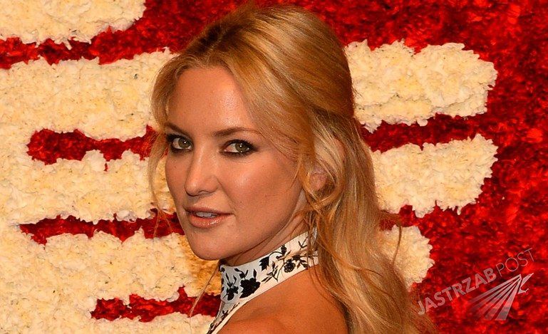 Kate Hudson pokazała prawie wszystko. W tej kreacji nietrudno o katastrofę