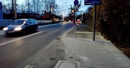 Wrocław: osobliwy chodnik bez zakończenia