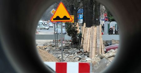 Tymczasowe oznakowanie podczas remontu drogi - na jakie zmiany, nowe znaki i utrudnienia muszą przygotować się kierowcy?