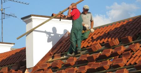 "Oszustwo na rynnę". Naciągacze z Węgier polują w całym kraju, ale policji nie muszą się bać