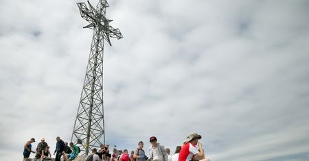 Tatry. Emocje wokół krzyża na Giewoncie. Ostry komentarz z Zakopanego