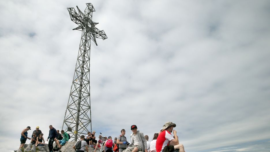 Tatry. Giewont. Spór o krzyż trwa