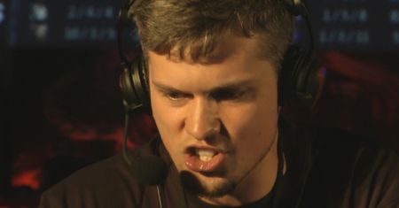 O języku i emocjach - wywiad z Marcinem 'ItzMorglumem' Lelontko, komentatorem e-sportowym