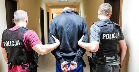 Podejrzany o zabójstwo uciekł z konwoju. Mężczyźnie grozi dożywocie