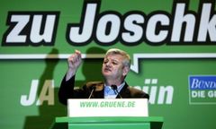 Joschka Fischer oddaje władzę młodszym "Zielonym"