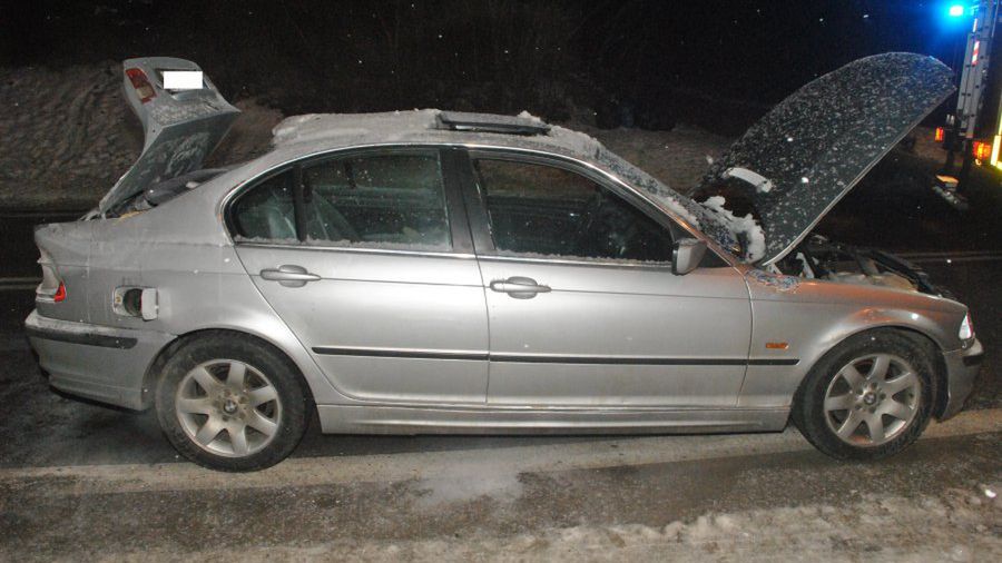 Właściciel bmw chciał zaoszczędzić 63 zł na przeglądzie. Został poparzony wraz z trójką pasażerów