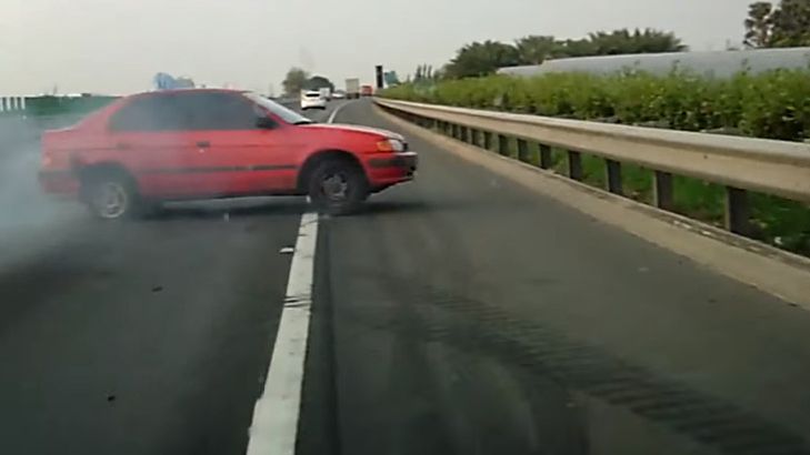 Problemem polskich dróg są nie tylko stare, zaniedbane auta
