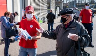 Feluś: "Obowiązek zakrywania twarzy będzie dopiero za tydzień. Na co tu czekać?"