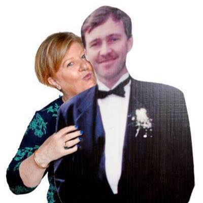 Michelle Bourke z mężem wyciętym z kartonu