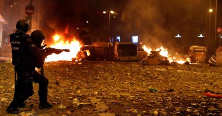 Zamieszki w Barcelonie. Czy wyjazd do stolicy Katalonii jest bezpieczny?