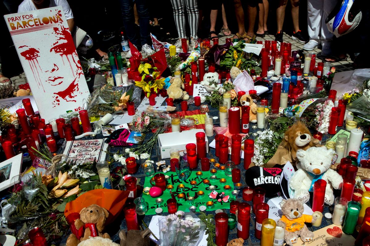 Oto reakcje internautów na zamachy w Hiszpanii. "Wolę zostać w Polce"