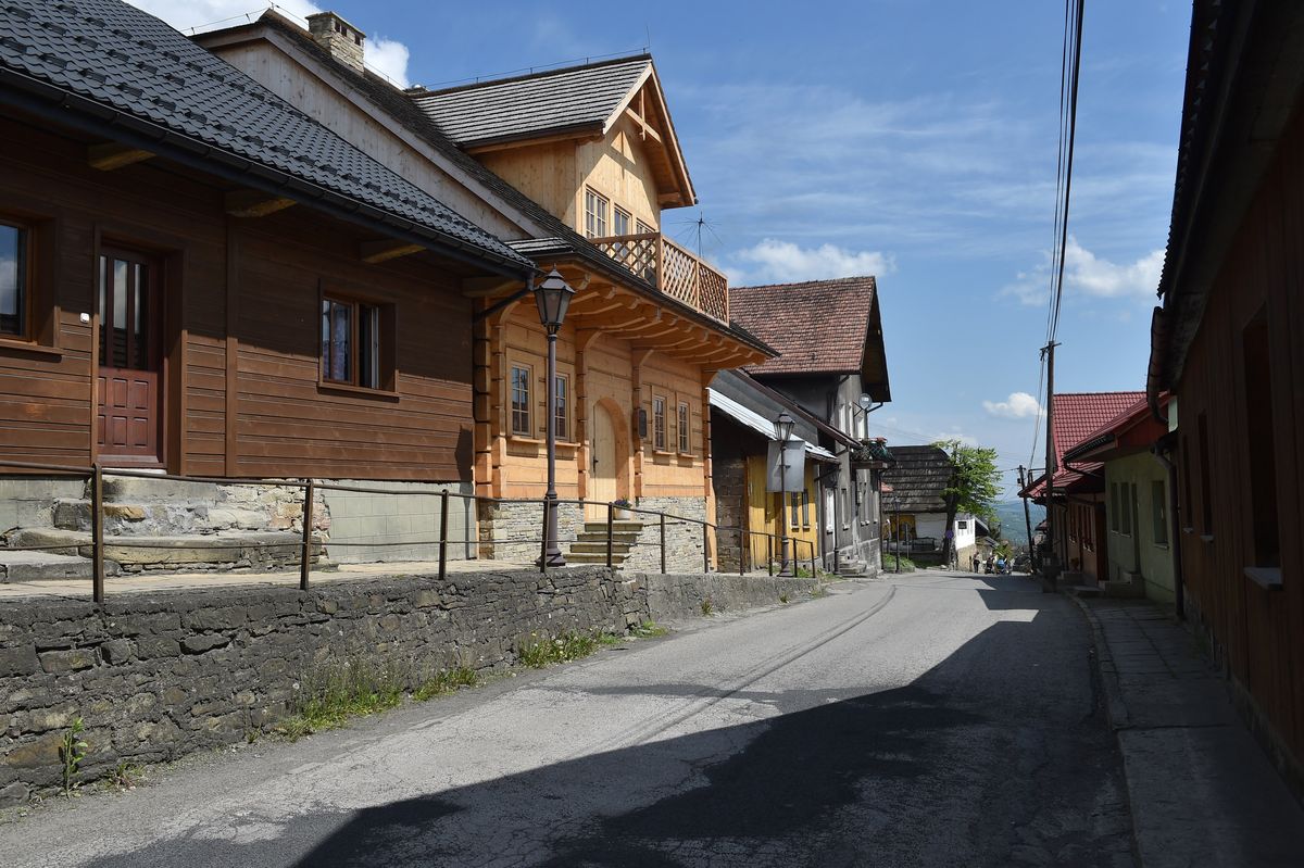 Lanckorona: Pożar budynku na zabytkowym rynku. Doszło do zapalenia się sklepu