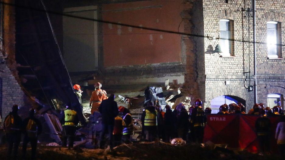 Na miejscu pracowało 65 ratowników