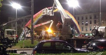 Słynna tęcza na Placu Zbawiciela już nie istnieje [wideo+foto]