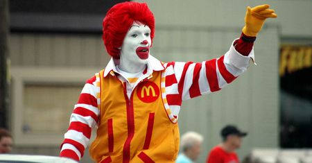 Klauny straszą, więc McDonald's ukrył maskotkę