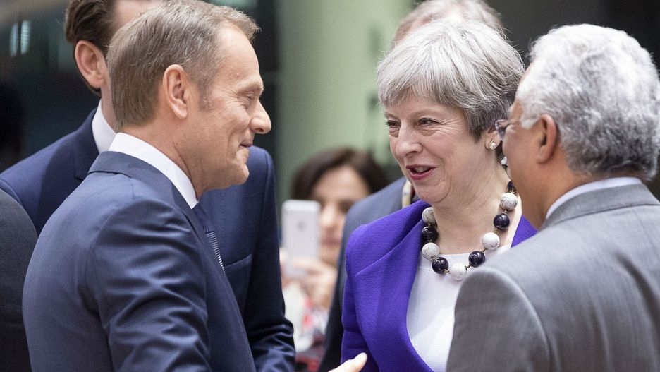 Premier Theresa May robi porządek. Zwolennicy Brexitu narobili bałaganu i uciekają z pola walki