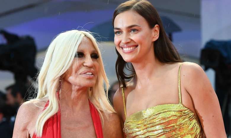 Zjawiskowa Irina Shayk w objęciach 63-letniej Donatelli Versace! To było prawdziwe show na czerwonym dywanie w Wenecji!