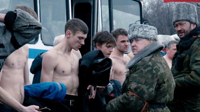 Scena z "Donbasu": cywile zmuszeni do przyłączenia się do separatystów 
