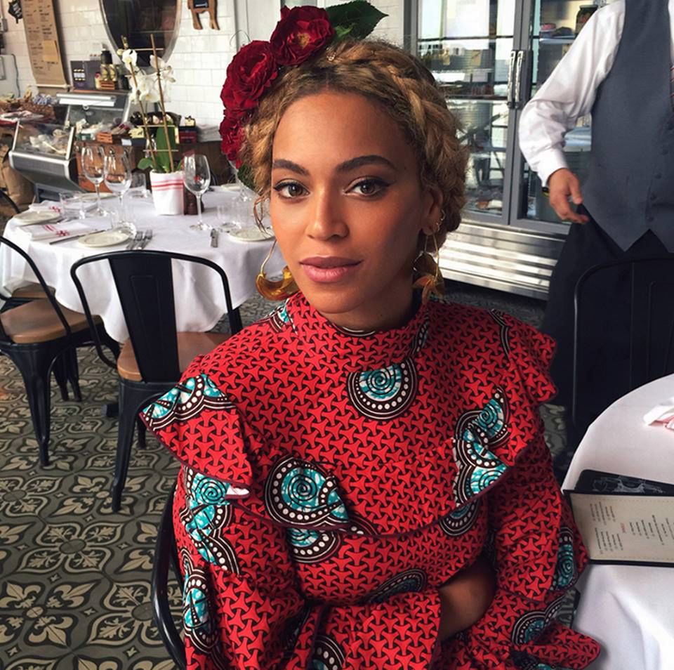 LOOK OF THE DAY: Beyonce w sukience Stella Jean