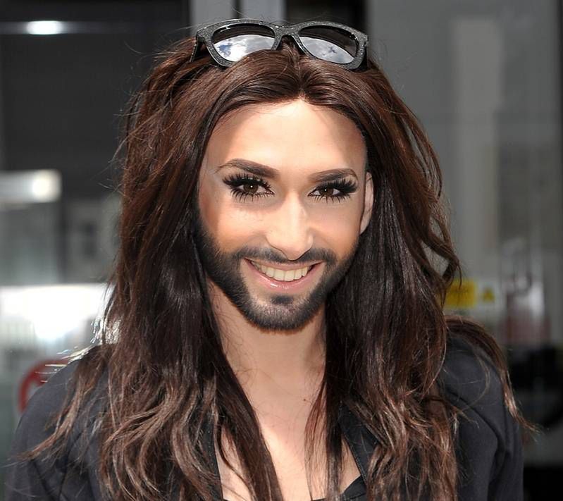 Conchita Wurst w sukience polskiej marki!