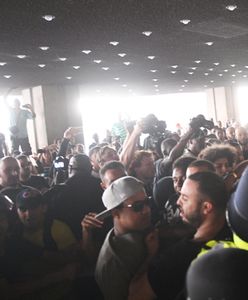 Tłum szturmuje ratusz. Chcą prawdy o Grenfell