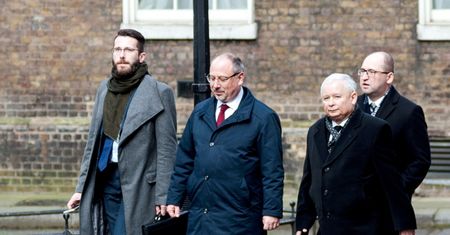 "Financial Times" o kulisach rozmowy Kaczyński-May. Polska postawiła Wlk. Brytanii warunki?