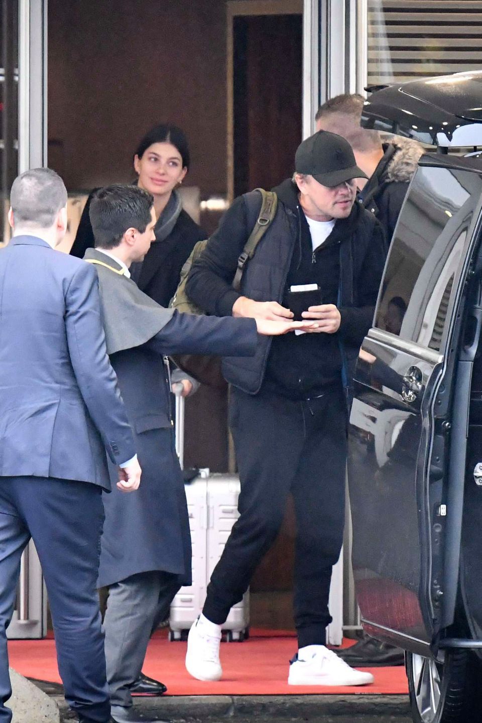 Leonardo DiCaprio i Camila Morrone przyłapani na wyjściu z hotelu
